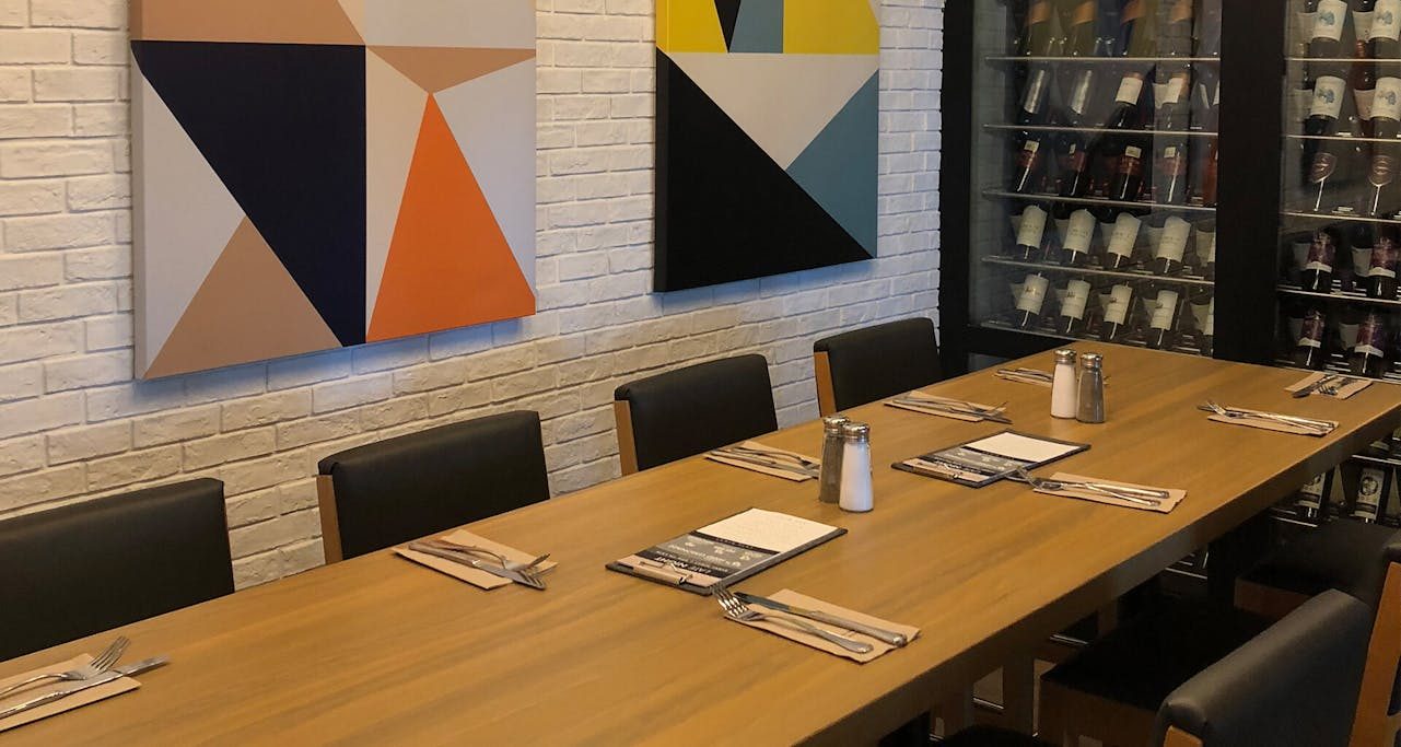 Moxies St. John's Interior